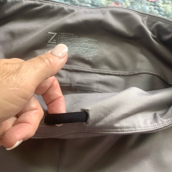 Z by Zella Womens Capri Cropped Workout Leggings Size Large Hidden Pocket - Picture 10 of 11